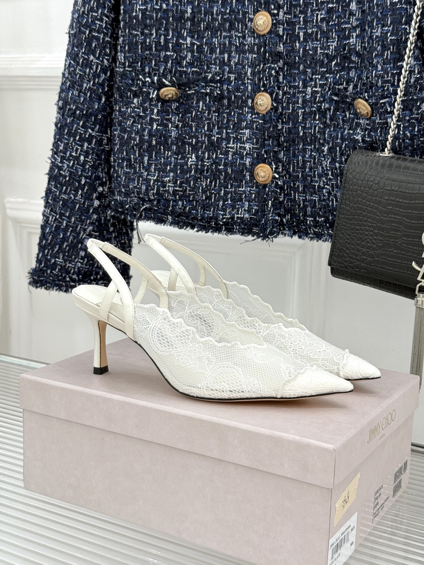 Jimmy Choo/吉米周26WF新品蕾丝金属头高跟凉鞋承袭品牌30年英伦奢雅基因这款凉鞋解锁现代女性
