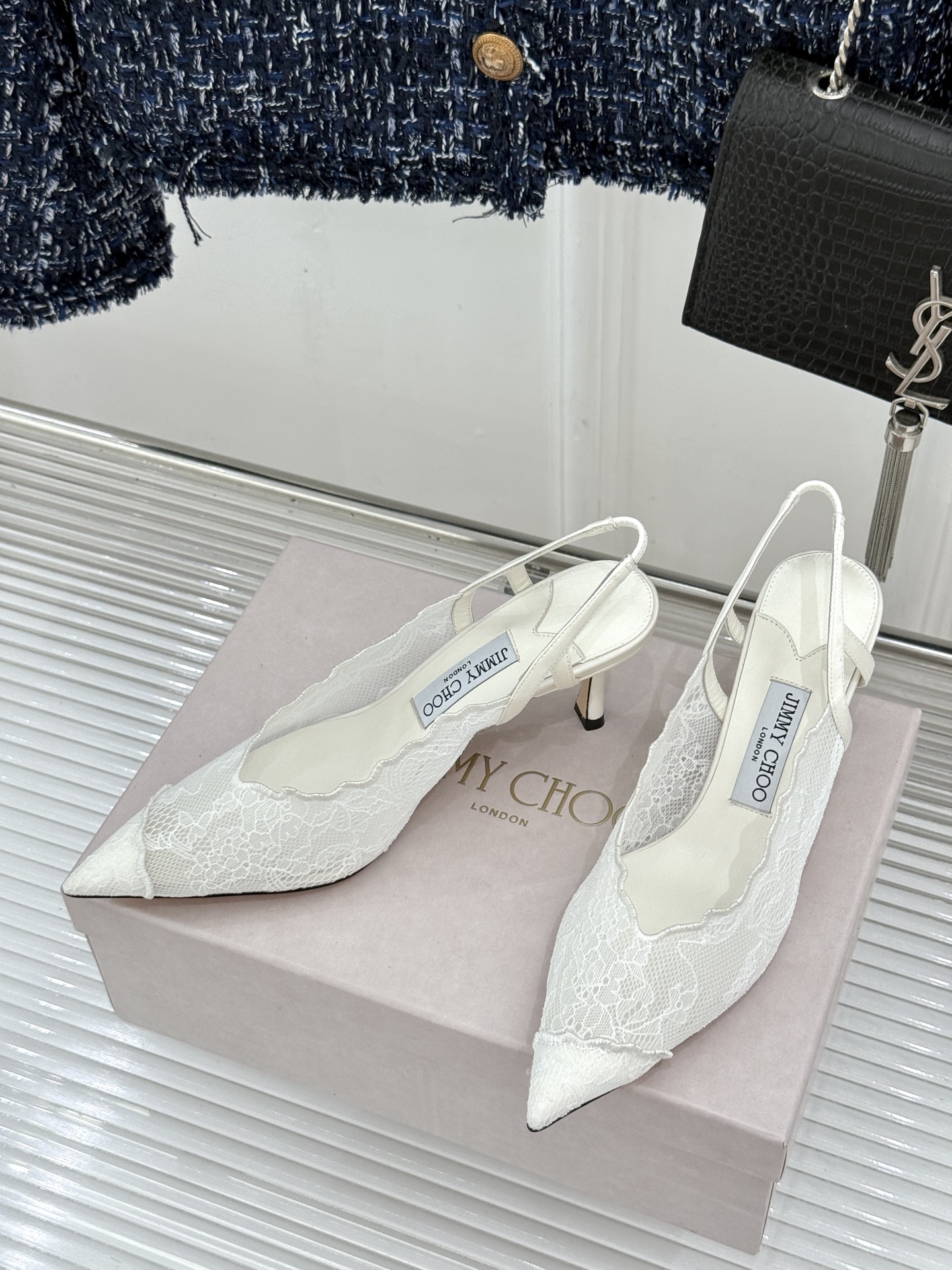 Jimmy Choo/吉米周26WF新品蕾丝金属头高跟凉鞋承袭品牌30年英伦奢雅基因这款凉鞋解锁现代女性