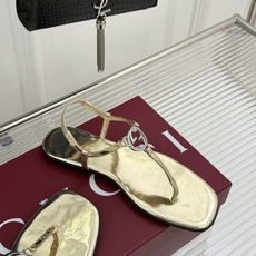 Gucci/古驰26WF新品双G夹脚方头平底凉鞋G家26WF春夏度假新作复古方头勾勒纤细脚型经典互扣双G Gucci/古驰26WF新品双G夹脚方头平底凉鞋G家26WF春夏度假新作复古方头勾勒纤细脚型经典互扣双G
