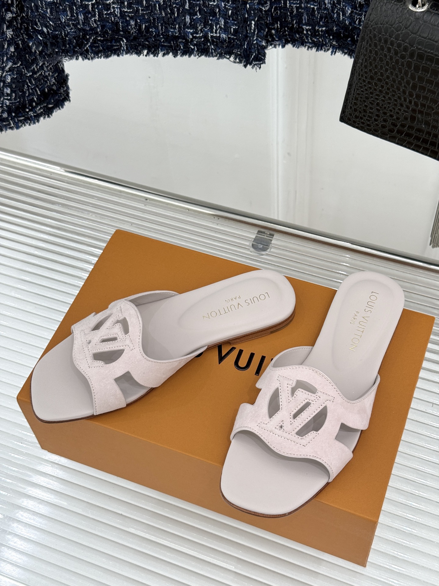 루이비통 신발 129174 Louis Vuitton Shoes 썸네일 이미지