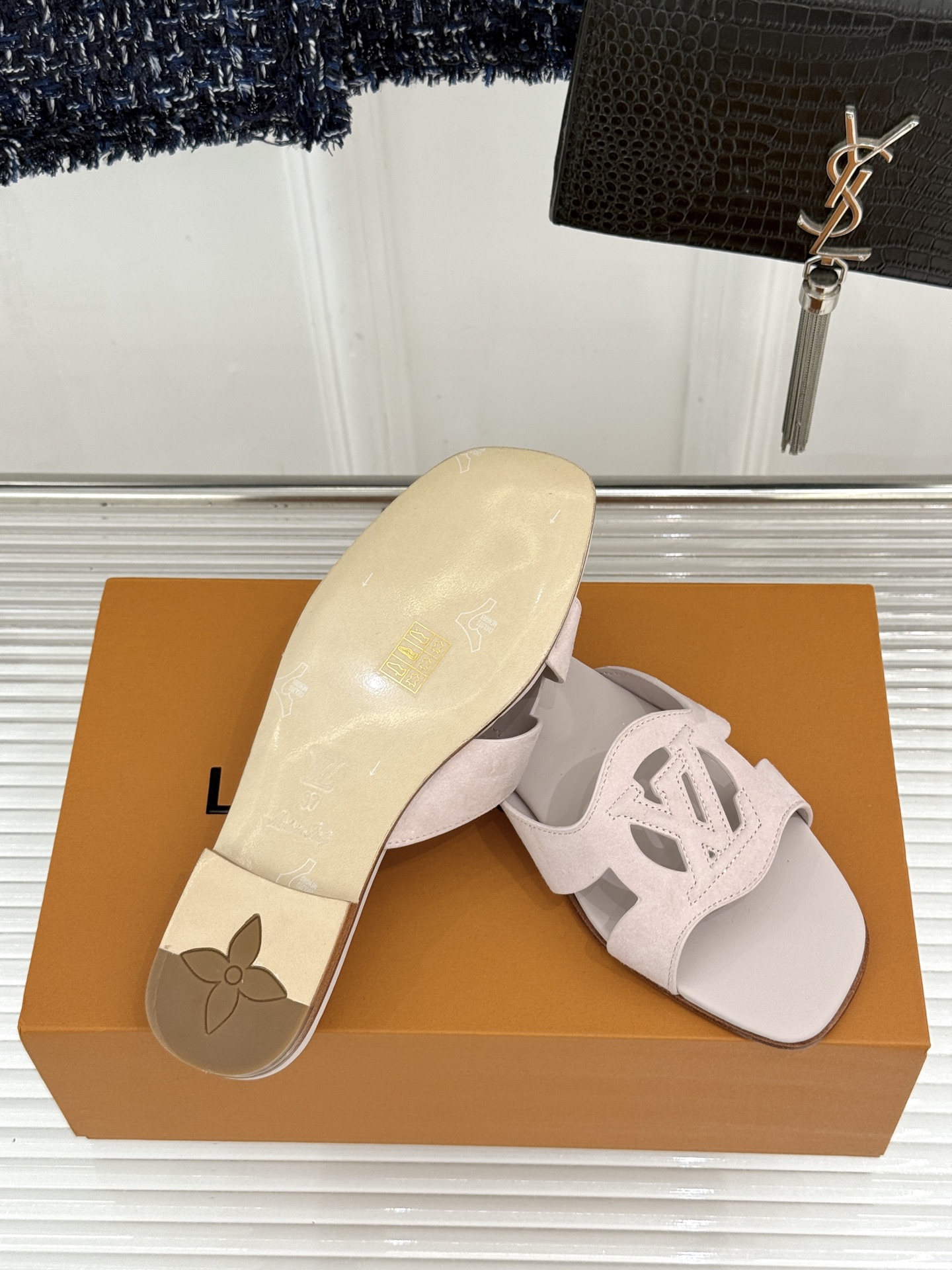 루이비통 신발 129174 Louis Vuitton Shoes 썸네일 이미지