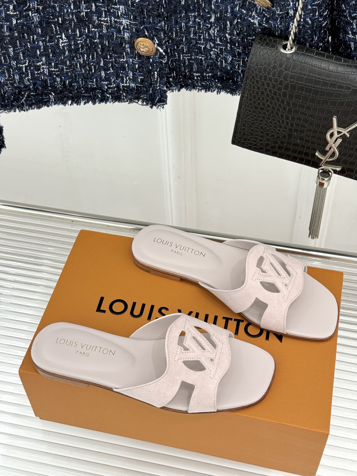 루이비통 신발 129174 Louis Vuitton Shoes 썸네일 이미지