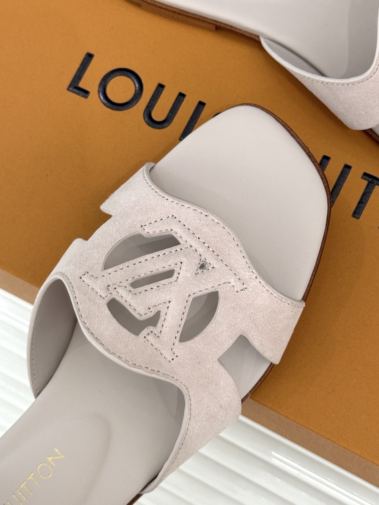 루이비통 신발 129174 Louis Vuitton Shoes 썸네일 이미지