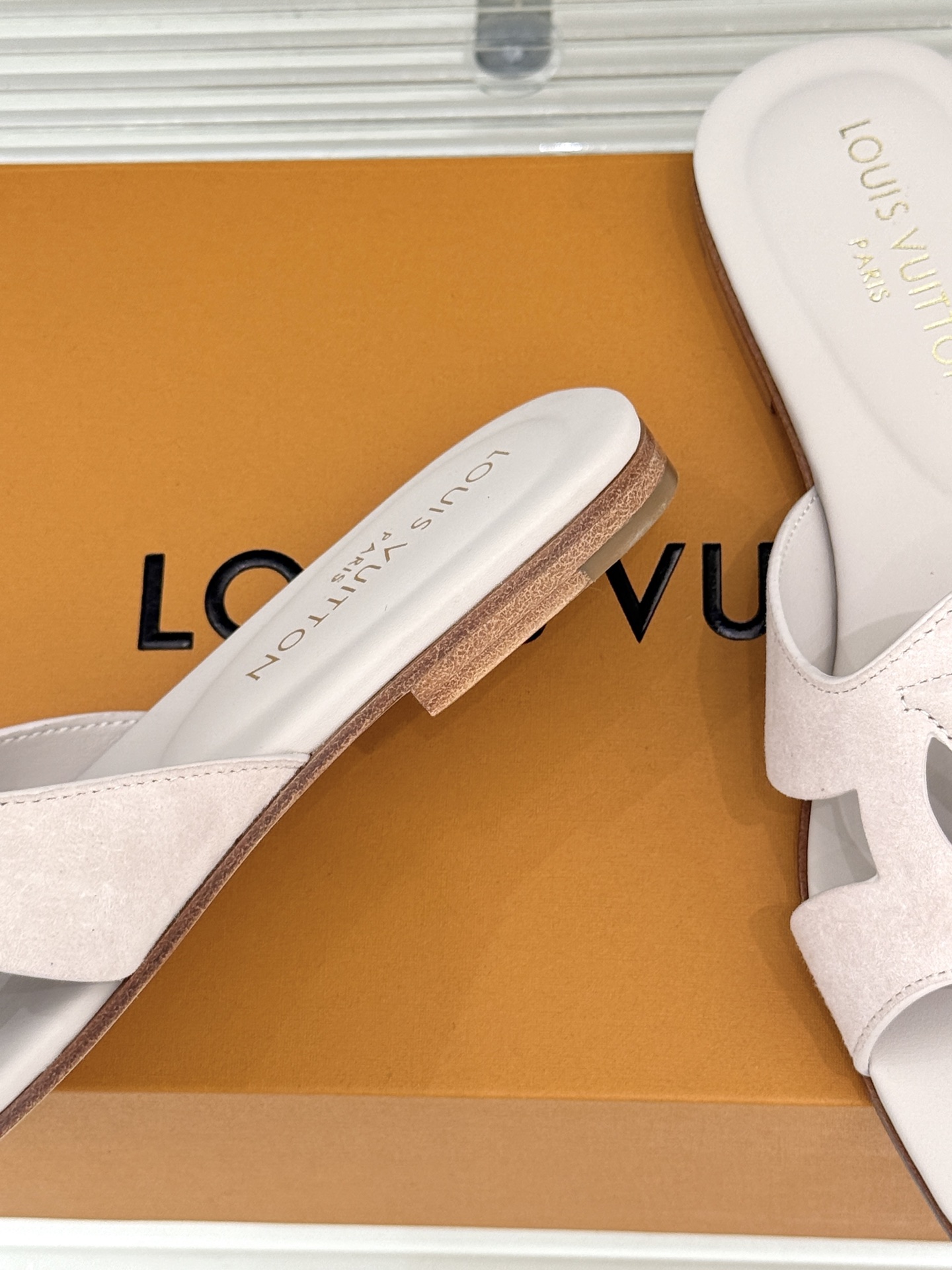루이비통 신발 129174 Louis Vuitton Shoes 썸네일 이미지