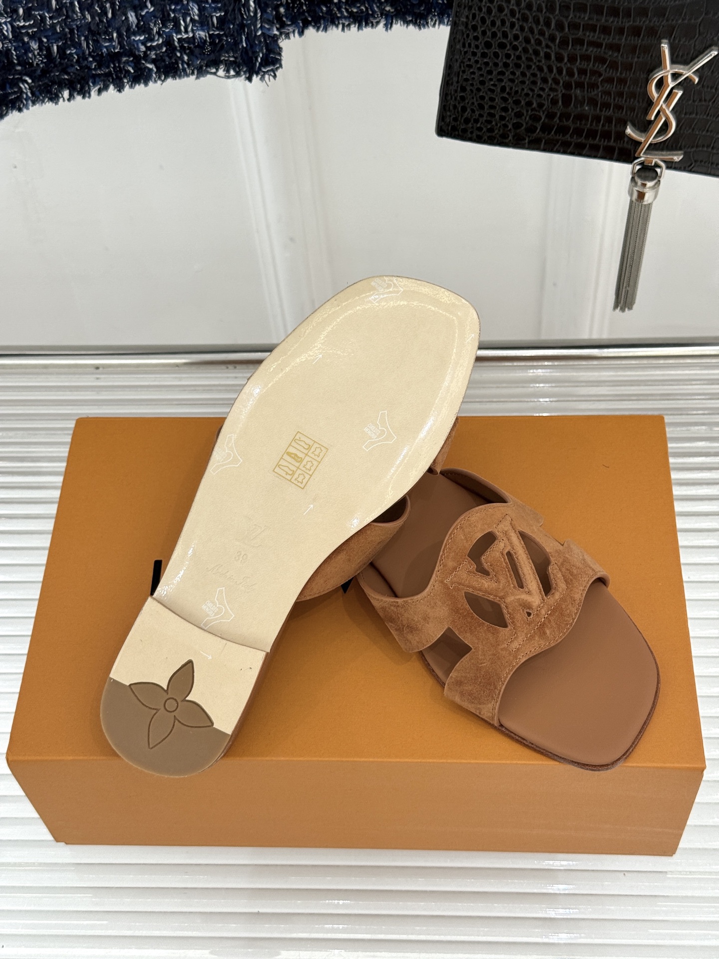 루이비통 신발 129173 Louis Vuitton Shoes 썸네일 이미지