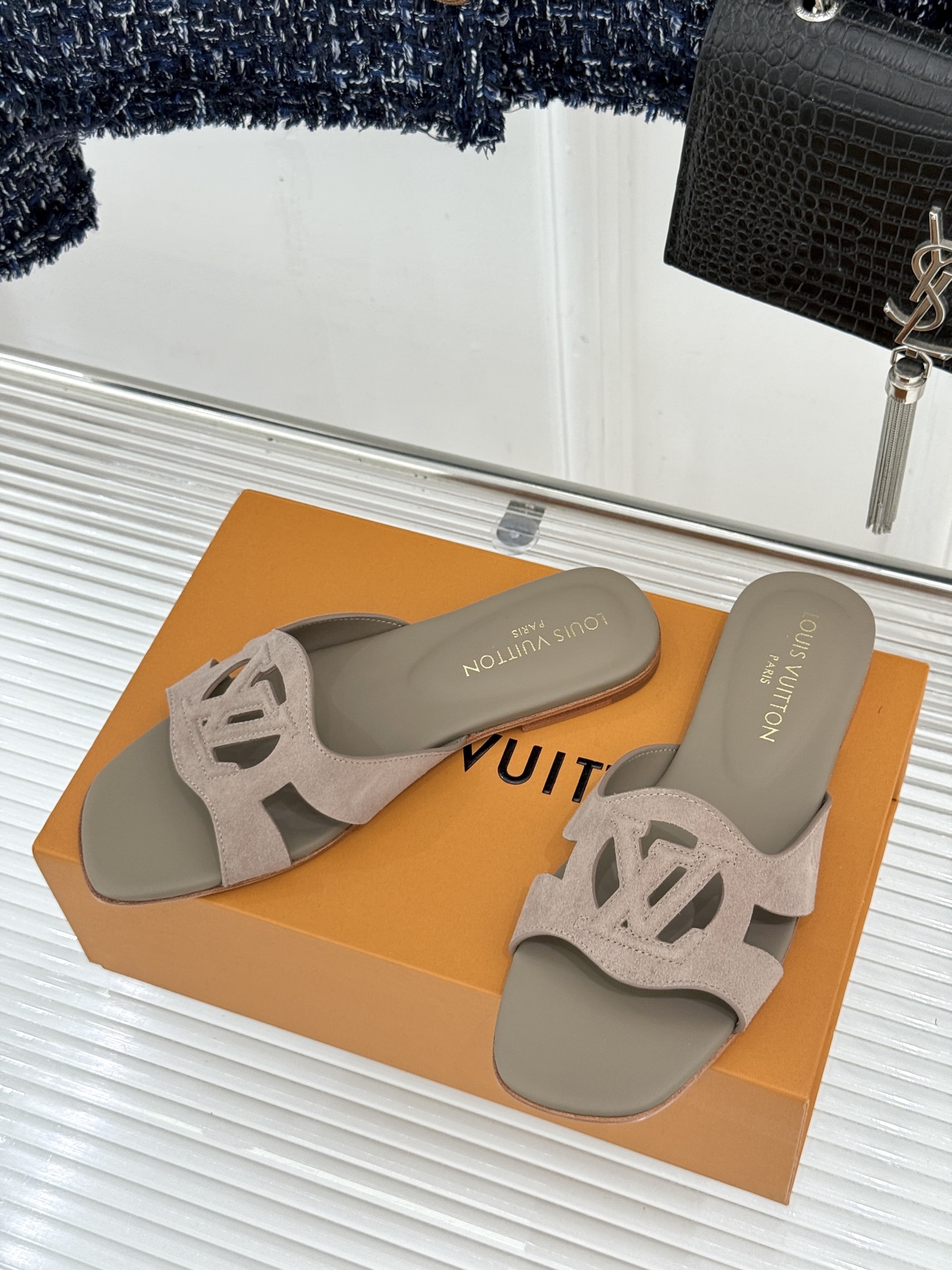 루이비통 신발 129171 Louis Vuitton Shoes 썸네일 이미지