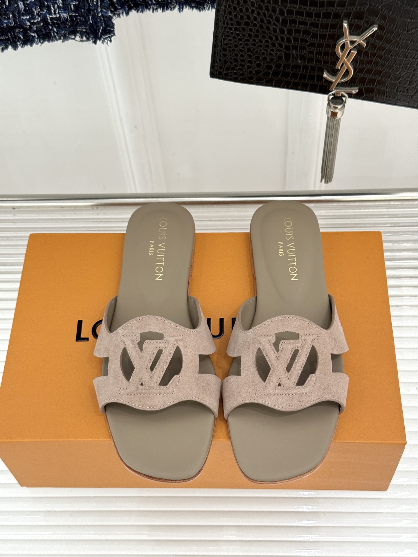 루이비통 신발 129171 Louis Vuitton Shoes 썸네일 이미지