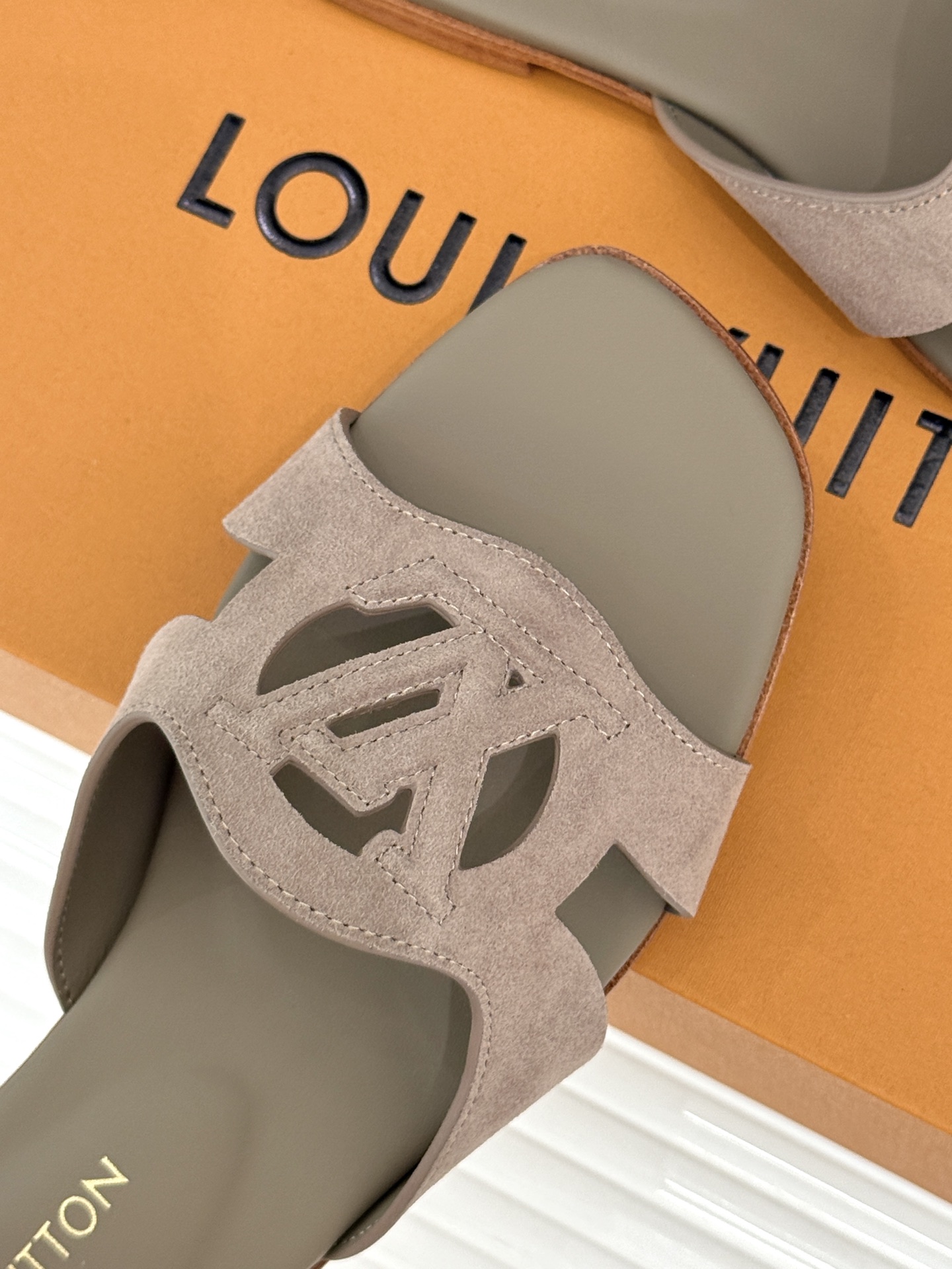 루이비통 신발 129171 Louis Vuitton Shoes 썸네일 이미지