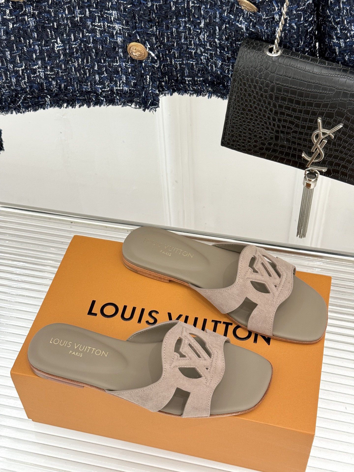 루이비통 신발 129171 Louis Vuitton Shoes 썸네일 이미지