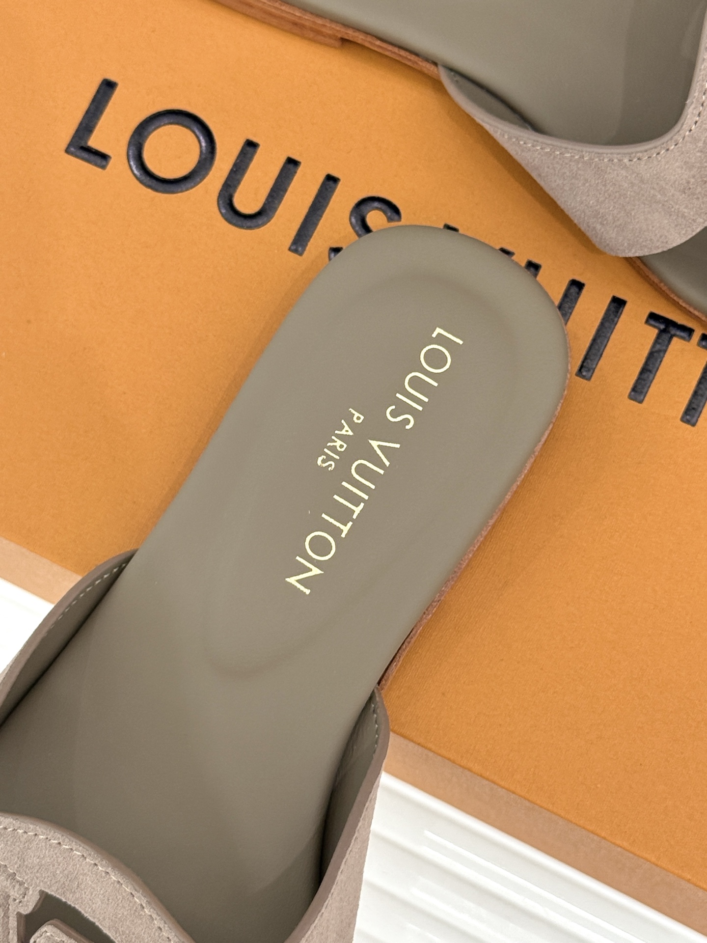 루이비통 신발 129171 Louis Vuitton Shoes 썸네일 이미지