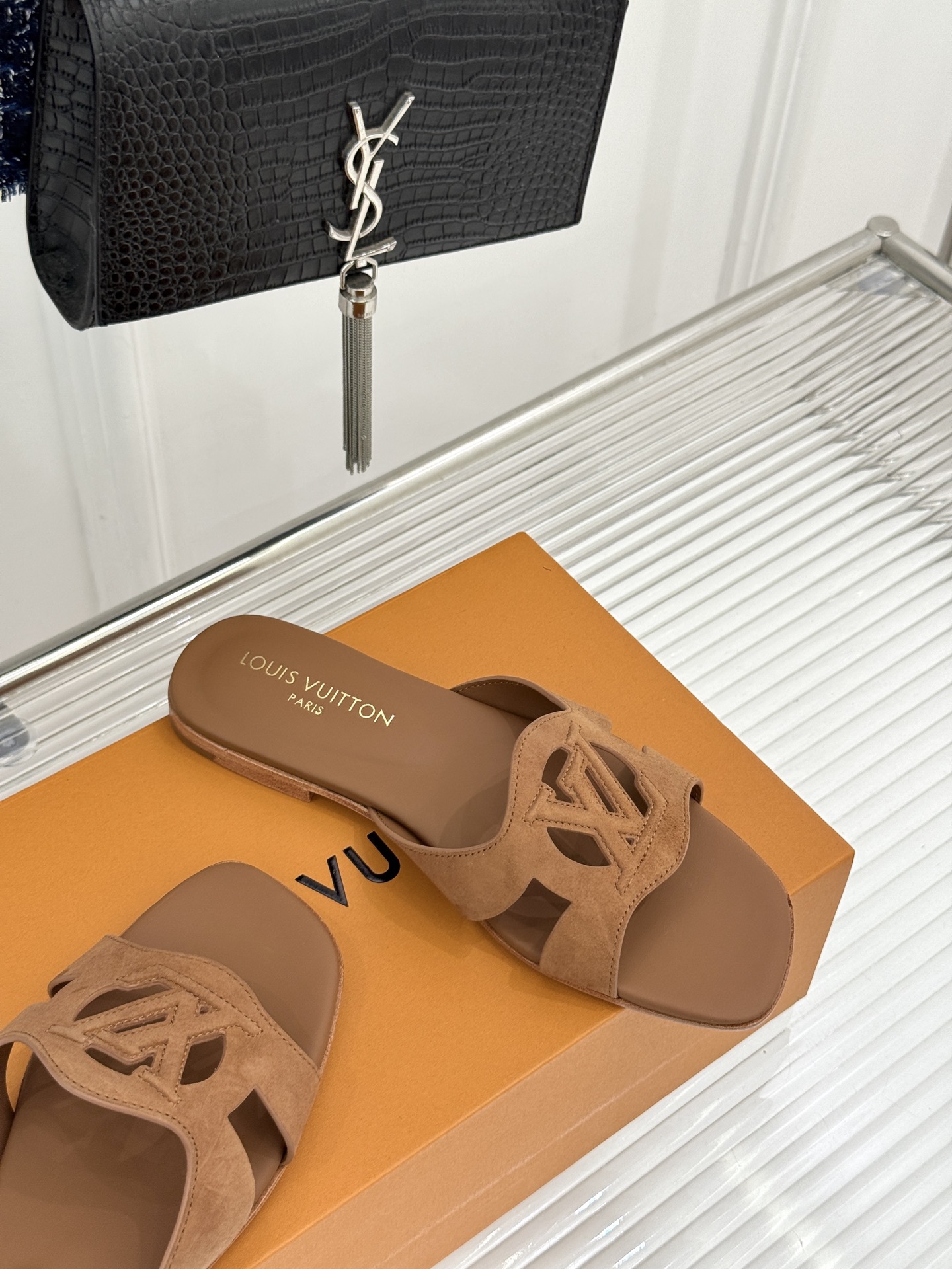 루이비통 신발 129170 Louis Vuitton Shoes 썸네일 이미지