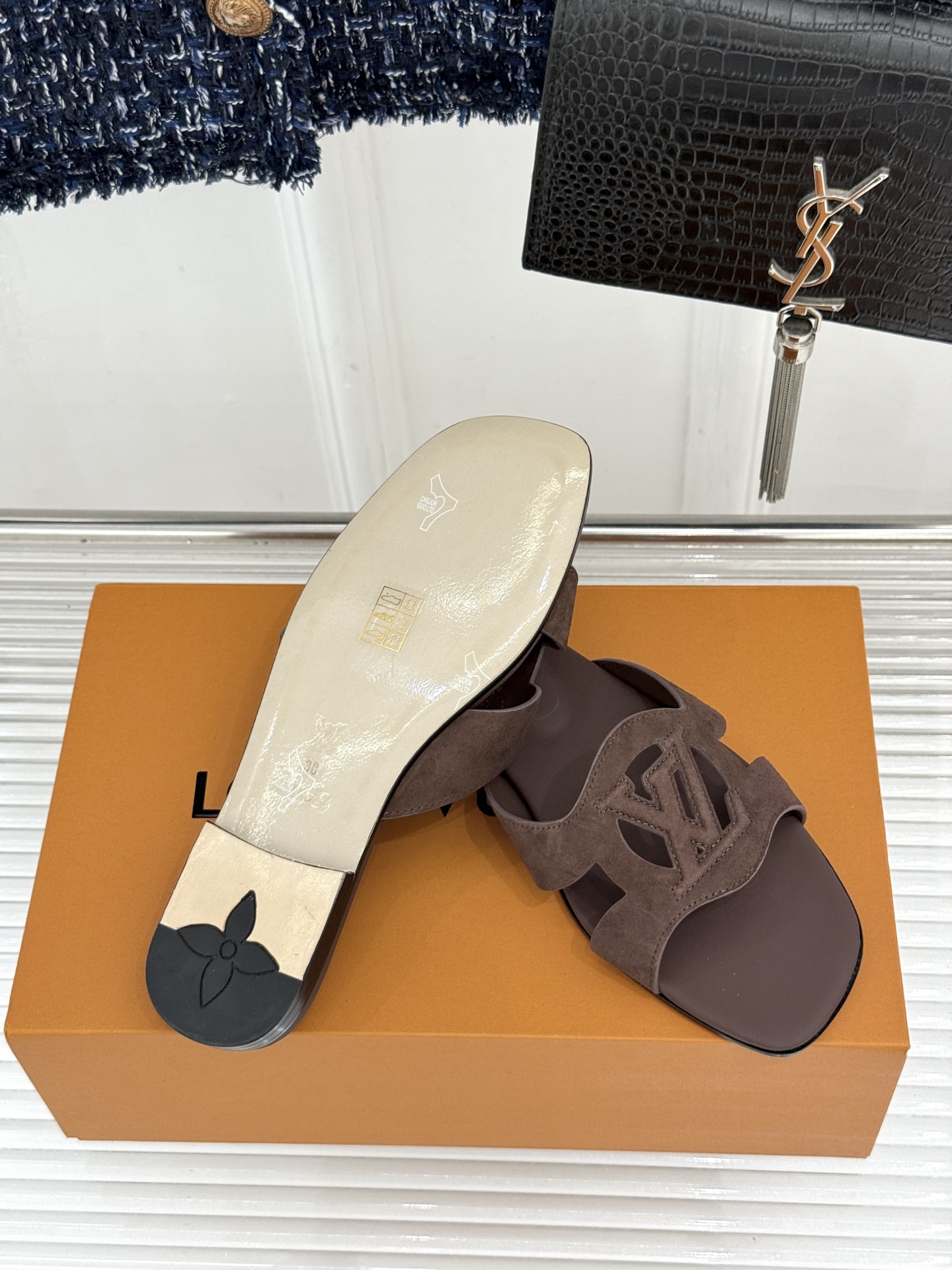 루이비통 신발 129167 Louis Vuitton Shoes 썸네일 이미지