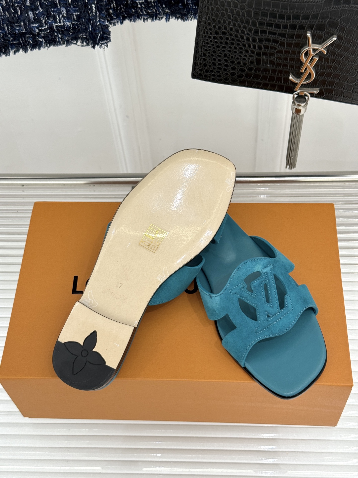 루이비통 신발 130673 Louis Vuitton Shoes 썸네일 이미지