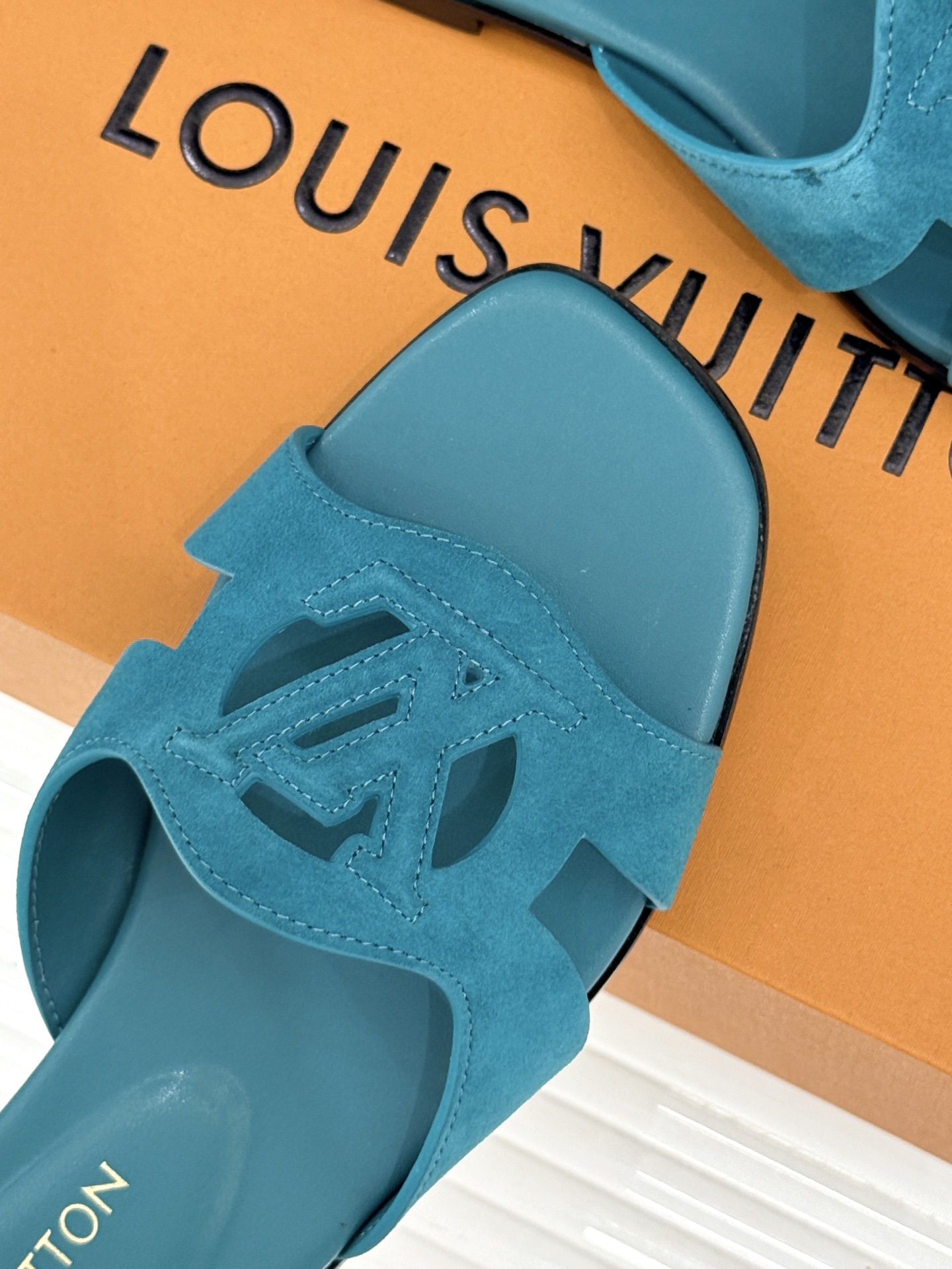 루이비통 신발 130673 Louis Vuitton Shoes 썸네일 이미지