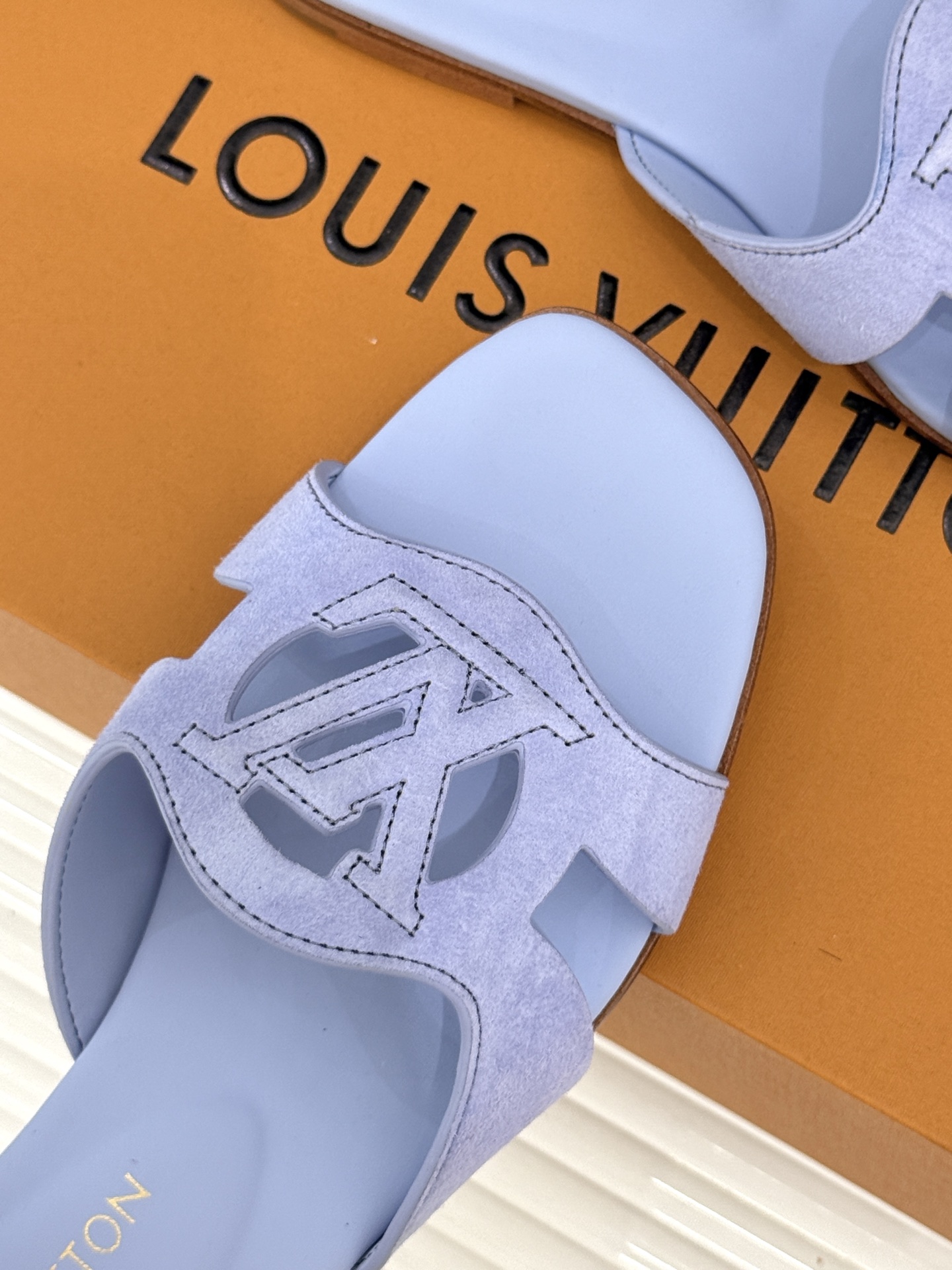 루이비통 신발 129165 Louis Vuitton Shoes 썸네일 이미지