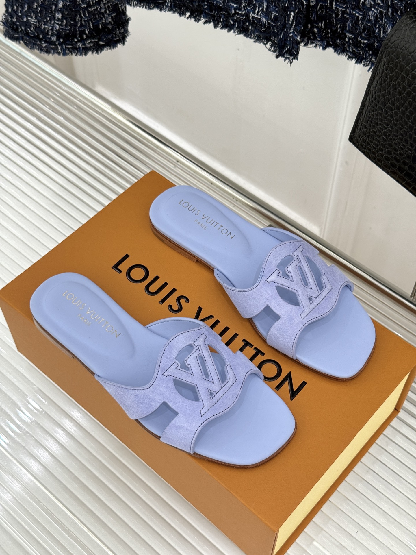 루이비통 신발 129165 Louis Vuitton Shoes 썸네일 이미지