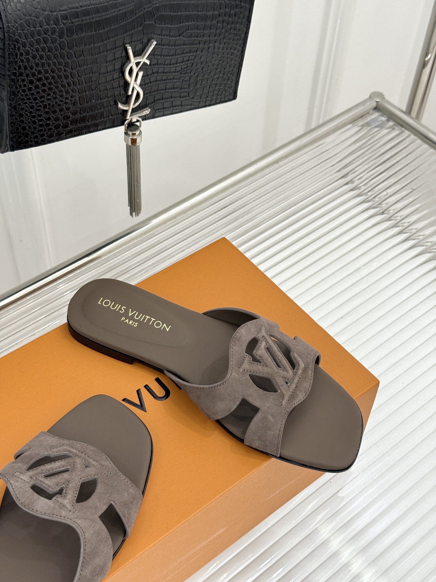 루이비통 신발 129164 Louis Vuitton Shoes 썸네일 이미지