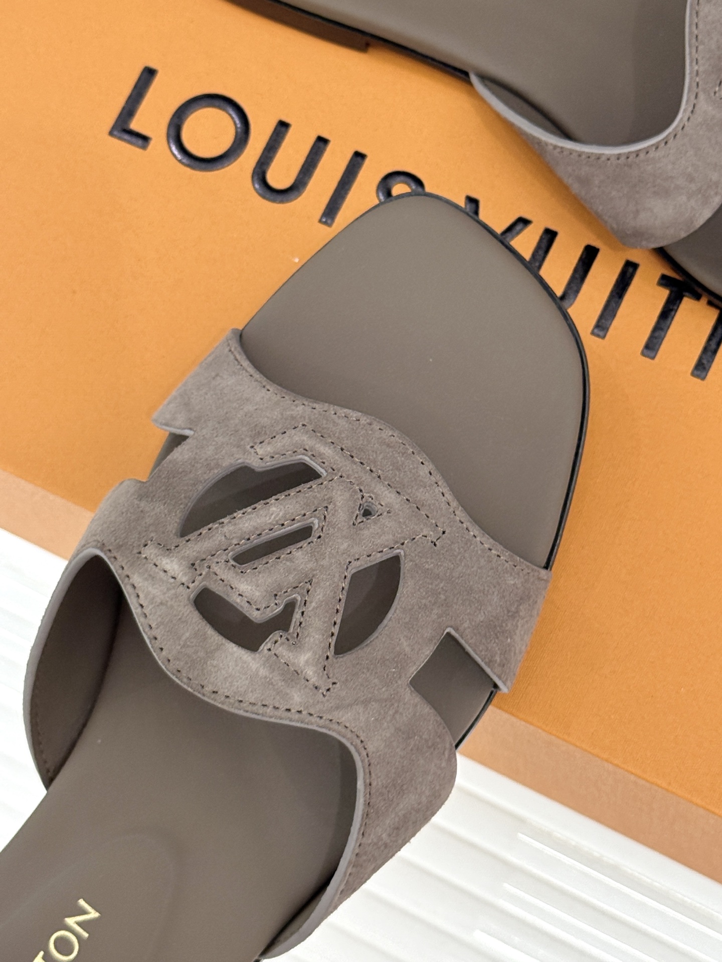 루이비통 신발 129164 Louis Vuitton Shoes 썸네일 이미지