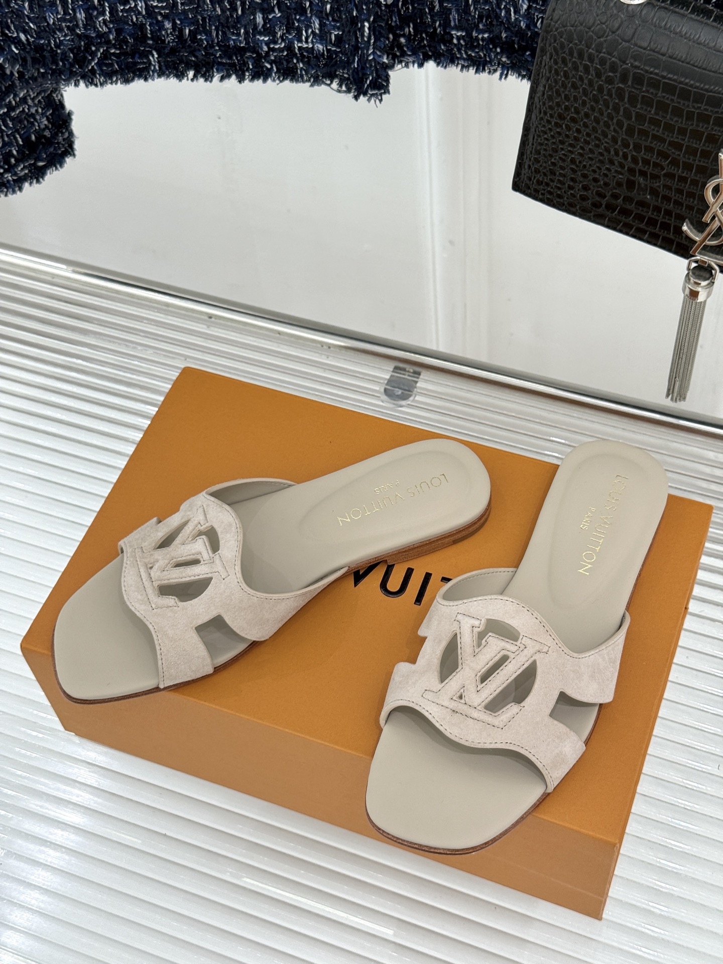 루이비통 신발 129162 Louis Vuitton Shoes 썸네일 이미지