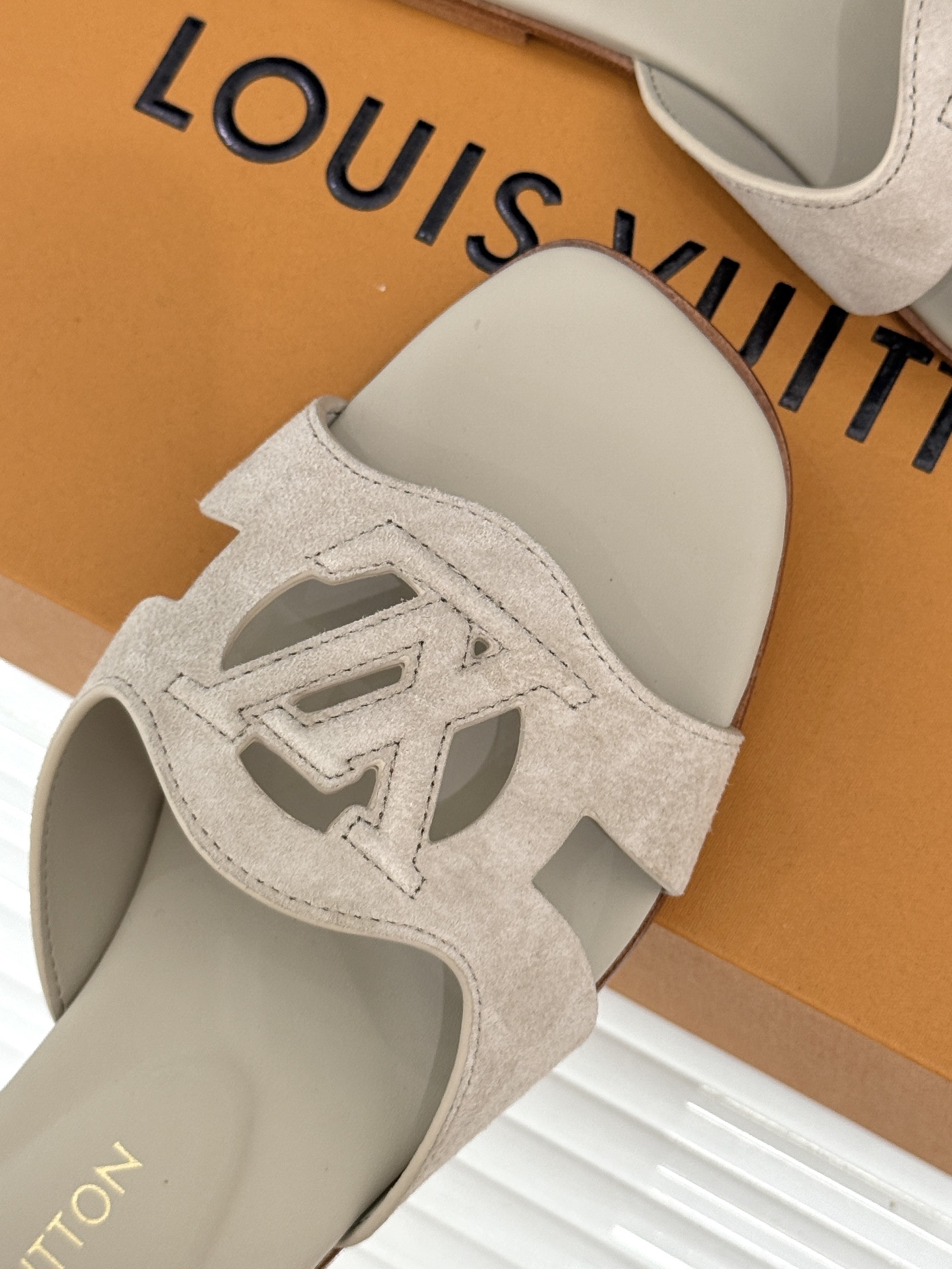루이비통 신발 129162 Louis Vuitton Shoes 썸네일 이미지