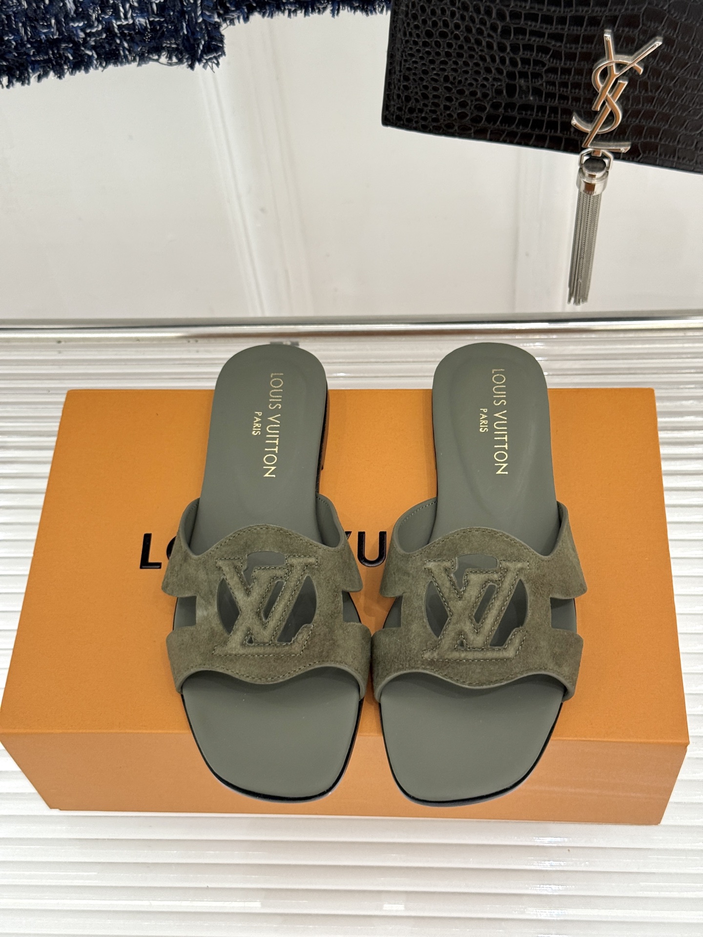 루이비통 신발 129160 Louis Vuitton Shoes 썸네일 이미지
