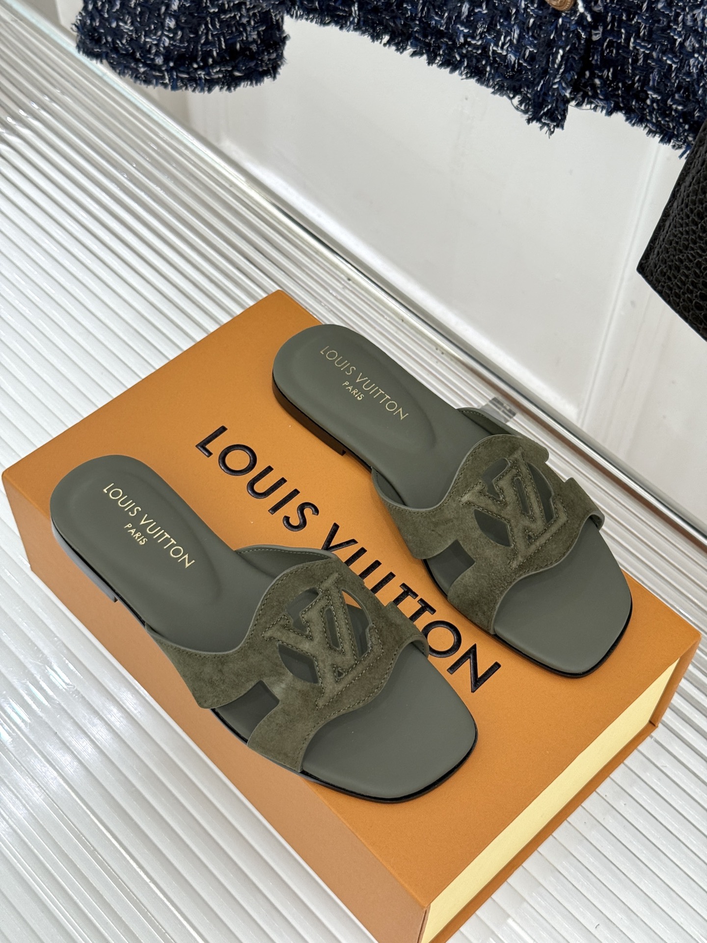 루이비통 신발 129160 Louis Vuitton Shoes 썸네일 이미지