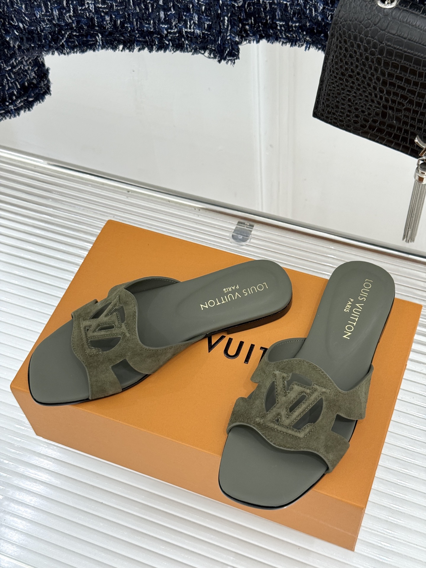 루이비통 신발 129160 Louis Vuitton Shoes 썸네일 이미지