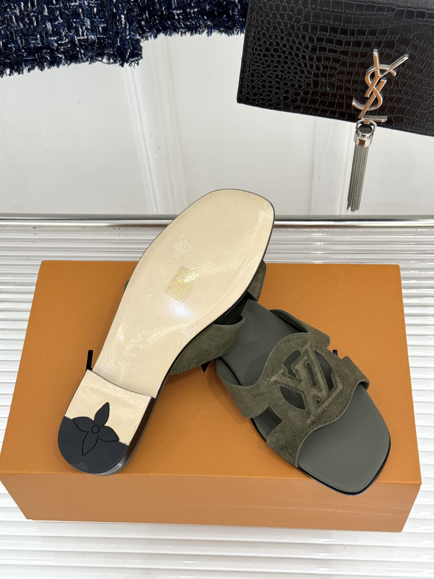 루이비통 신발 129160 Louis Vuitton Shoes 썸네일 이미지
