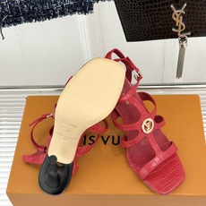 L*V驴家26WF新品罗马高跟拖鞋凉鞋金属锁扣镌刻品牌印记粗跟稳承每一步履复古肌理复刻罗马假日感柔润小牛 L*V驴家26WF新品罗马高跟拖鞋凉鞋金属锁扣镌刻品牌印记粗跟稳承每一步履复古肌理复刻罗马假日感柔润小牛