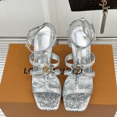 L*V驴家26WF新品罗马高跟拖鞋凉鞋金属锁扣镌刻品牌印记粗跟稳承每一步履复古肌理复刻罗马假日感柔润小牛 L*V驴家26WF新品罗马高跟拖鞋凉鞋金属锁扣镌刻品牌印记粗跟稳承每一步履复古肌理复刻罗马假日感柔润小牛