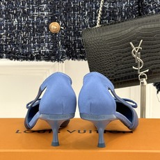 L*V驴家26WF新品蝴蝶结真丝尖头高中空跟凉鞋鞋柜必入的宝藏凉鞋出街回头率直接爆表解锁早春穿搭高级密码 L*V驴家26WF新品蝴蝶结真丝尖头高中空跟凉鞋鞋柜必入的宝藏凉鞋出街回头率直接爆表解锁早春穿搭高级密码