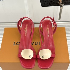 L*V驴家26WF新品金属扣方头高跟凉鞋方头凉鞋自带复古质感金属锁扣镌刻品牌印记细腻软润牛皮亲肤透气高跟 L*V驴家26WF新品金属扣方头高跟凉鞋方头凉鞋自带复古质感金属锁扣镌刻品牌印记细腻软润牛皮亲肤透气高跟