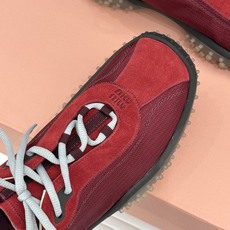 Miu Miu/缪缪26WF新品拼色增高方头休闲德训鞋运动鞋春夏穿搭封神款秀场同款现已正式上线闭眼入手绝 Miu Miu/缪缪26WF新品拼色增高方头休闲德训鞋运动鞋春夏穿搭封神款秀场同款现已正式上线闭眼入手绝