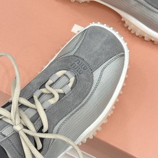 Miu Miu/缪缪26WF新品拼色增高方头休闲德训鞋运动鞋春夏穿搭封神款秀场同款现已正式上线闭眼入手绝 Miu Miu/缪缪26WF新品拼色增高方头休闲德训鞋运动鞋春夏穿搭封神款秀场同款现已正式上线闭眼入手绝