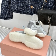 Miu Miu/缪缪26WF新品拼色增高方头休闲德训鞋运动鞋春夏穿搭封神款秀场同款现已正式上线闭眼入手绝 Miu Miu/缪缪26WF新品拼色增高方头休闲德训鞋运动鞋春夏穿搭封神款秀场同款现已正式上线闭眼入手绝