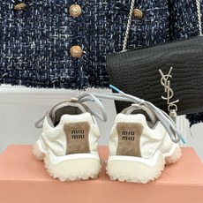 Miu Miu/缪缪26WF新品拼色增高方头休闲德训鞋运动鞋春夏穿搭封神款秀场同款现已正式上线闭眼入手绝 Miu Miu/缪缪26WF新品拼色增高方头休闲德训鞋运动鞋春夏穿搭封神款秀场同款现已正式上线闭眼入手绝