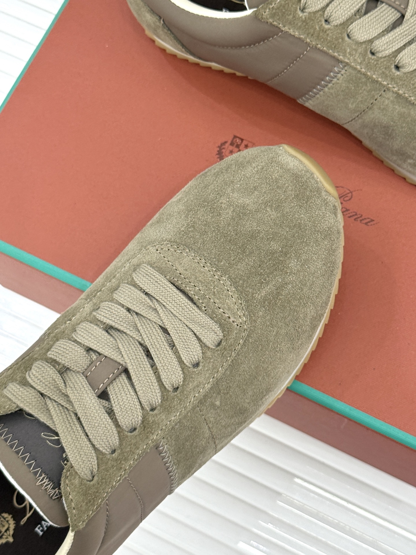 男码＋10Loro Piana/LPWF新品复古休闲运动鞋诺悠翩雅26WF新作复古跑鞋演绎意式格调麂皮拼