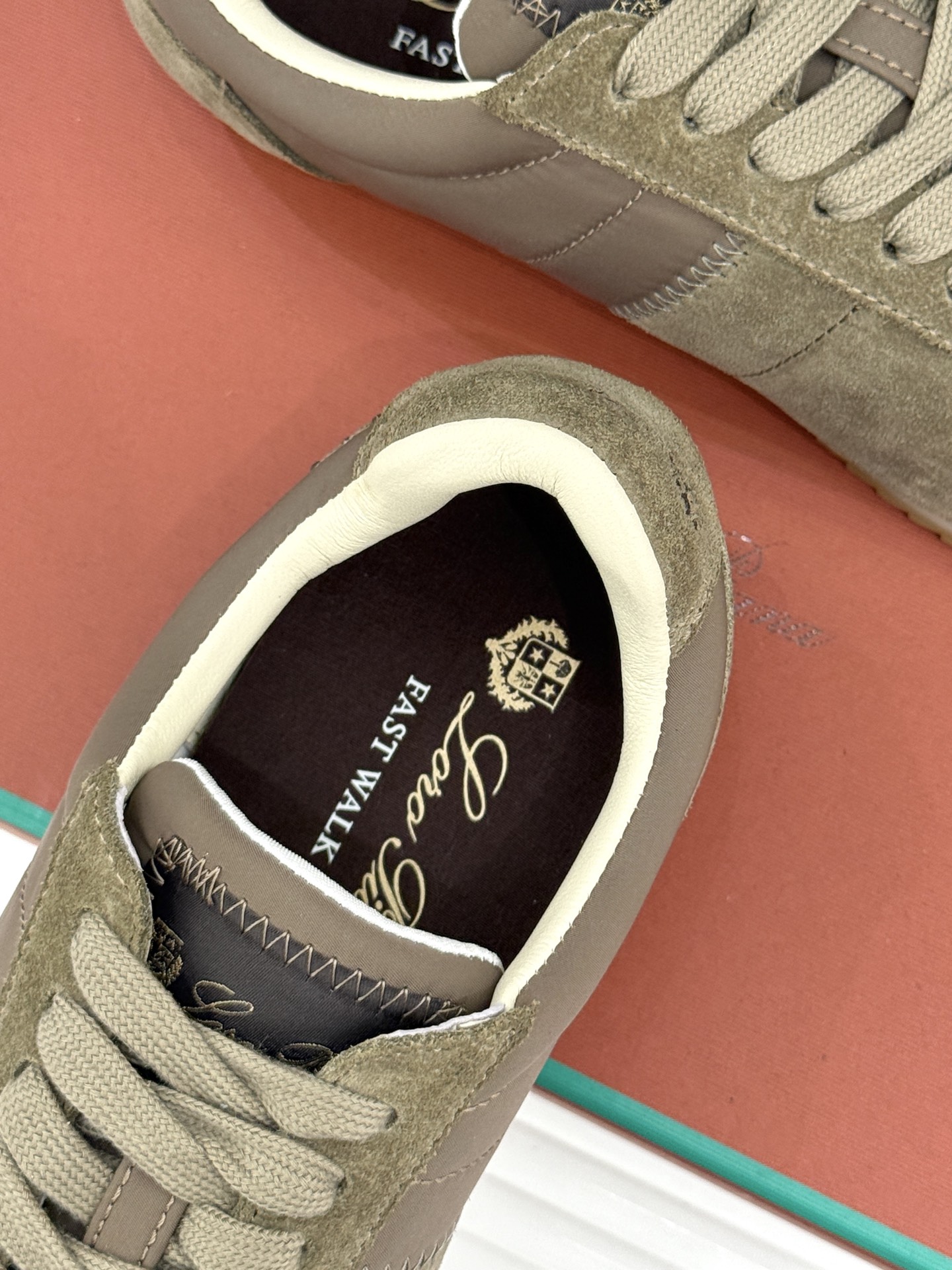 男码＋10Loro Piana/LPWF新品复古休闲运动鞋诺悠翩雅26WF新作复古跑鞋演绎意式格调麂皮拼