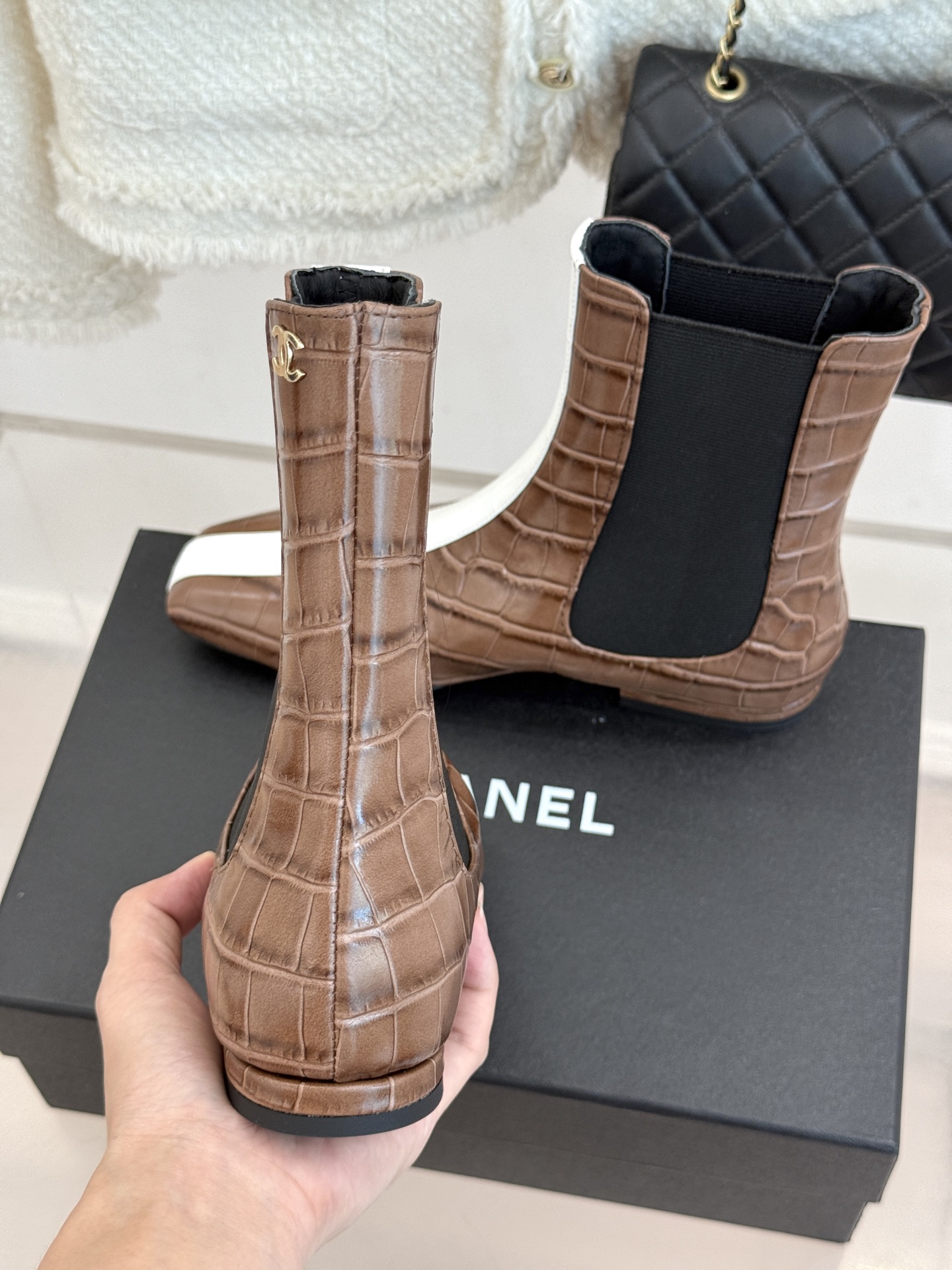 CHANE*|小香26A秋冬新品 鳄鱼纹拼接方头切尔西短靴 秋冬鞋柜C位担当 小众不撞款回头率高 时髦精闭眼入不亏 复古 CHANE*|小香26A秋冬新品 鳄鱼纹拼接方头切尔西短靴 秋冬鞋柜C位担当 小众不撞款回头率高 时髦精闭眼入不亏 复古