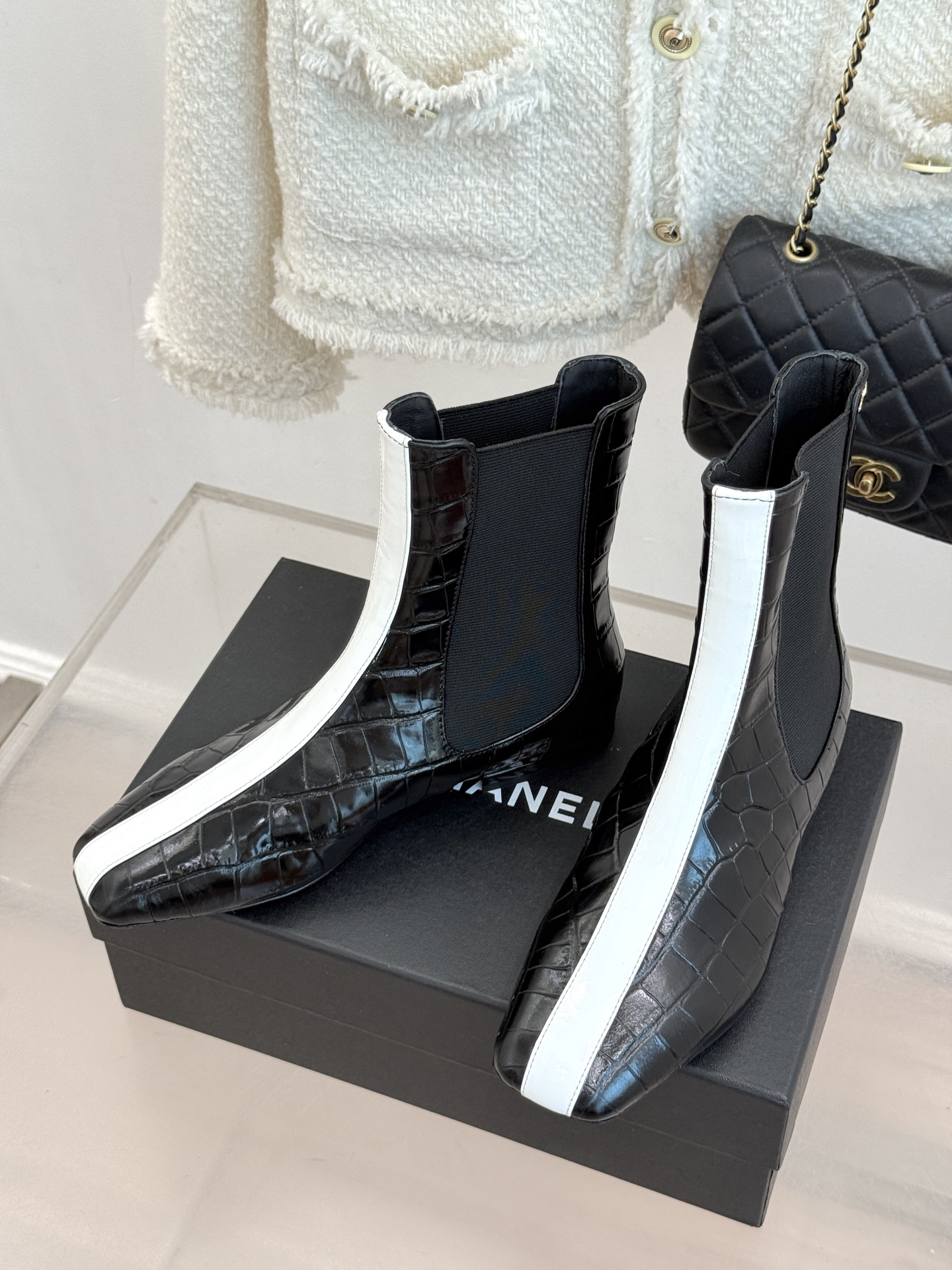 CHANE*|小香26A秋冬新品 鳄鱼纹拼接方头切尔西短靴 秋冬鞋柜C位担当 小众不撞款回头率高 时髦精闭眼入不亏 复古 CHANE*|小香26A秋冬新品 鳄鱼纹拼接方头切尔西短靴 秋冬鞋柜C位担当 小众不撞款回头率高 时髦精闭眼入不亏 复古