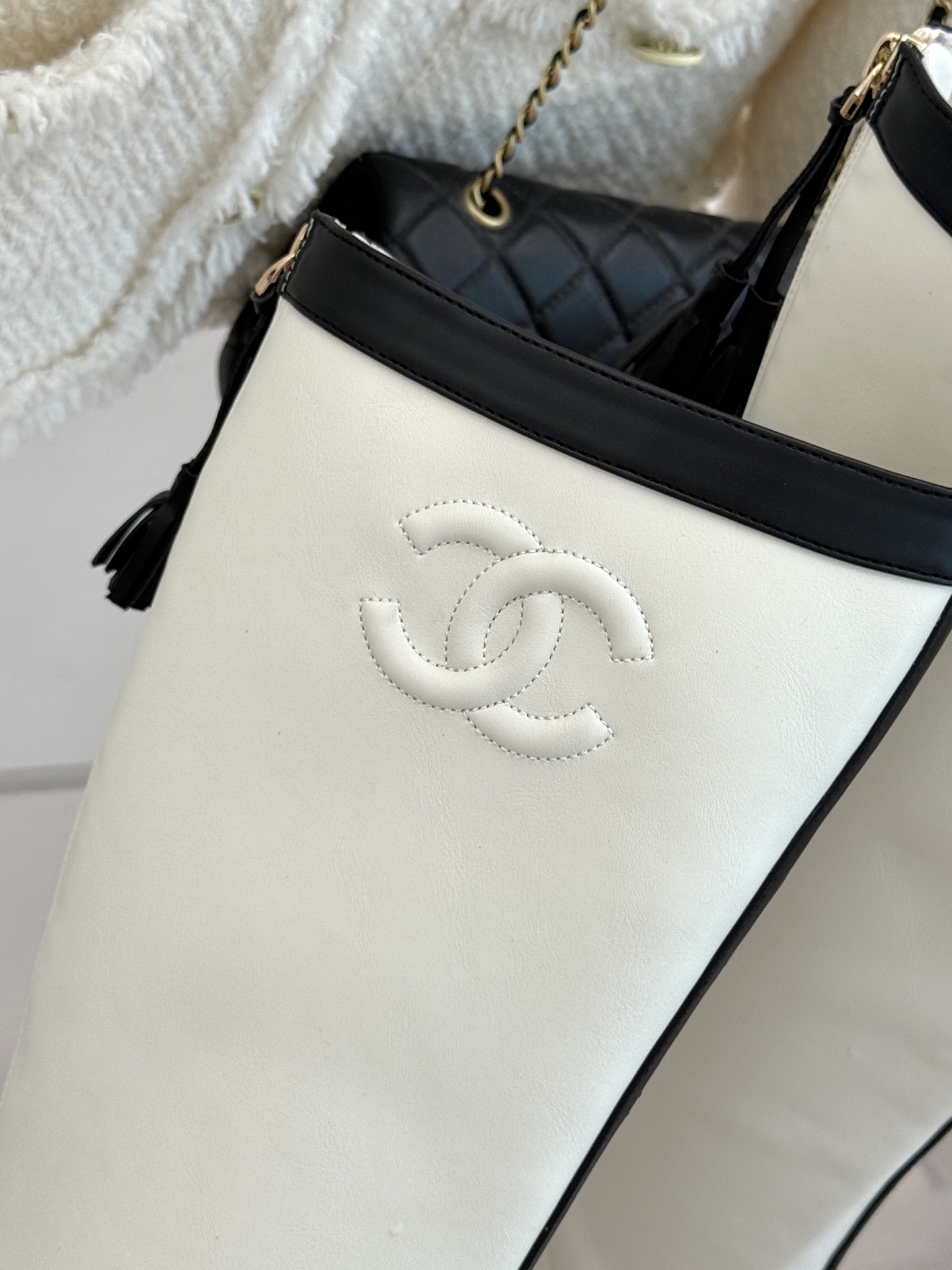 CHANE*|小香26A秋冬新品 双C拼接方头金属跟高跟长靴 秋冬鞋柜必有它位置 时髦精闭眼入不亏 解锁秋冬穿搭万能密码 CHANE*|小香26A秋冬新品 双C拼接方头金属跟高跟长靴 秋冬鞋柜必有它位置 时髦精闭眼入不亏 解锁秋冬穿搭万能密码