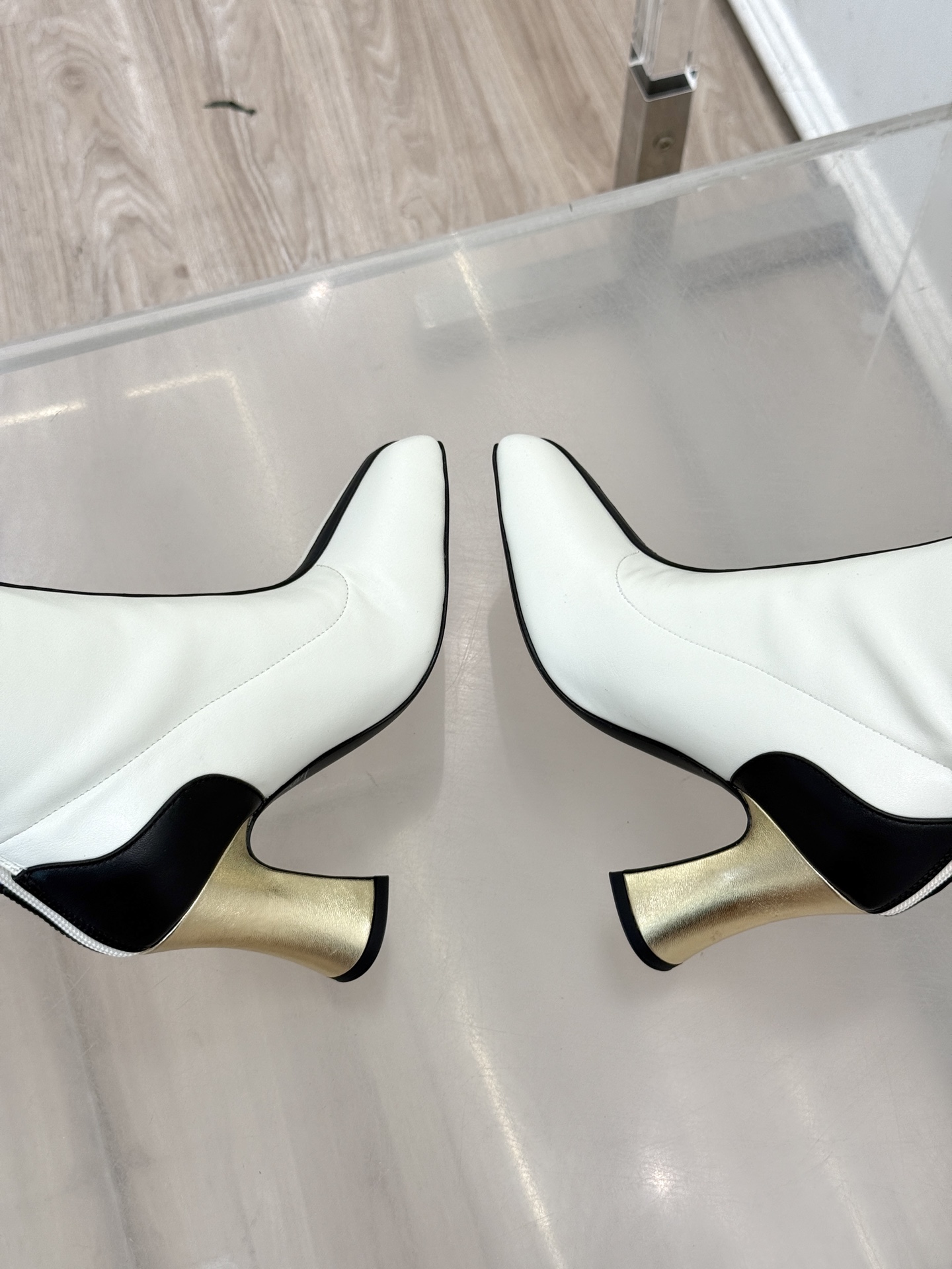 CHANE*|小香26A秋冬新品 双C拼接方头金属跟高跟长靴 秋冬鞋柜必有它位置 时髦精闭眼入不亏 解锁秋冬穿搭万能密码 CHANE*|小香26A秋冬新品 双C拼接方头金属跟高跟长靴 秋冬鞋柜必有它位置 时髦精闭眼入不亏 解锁秋冬穿搭万能密码
