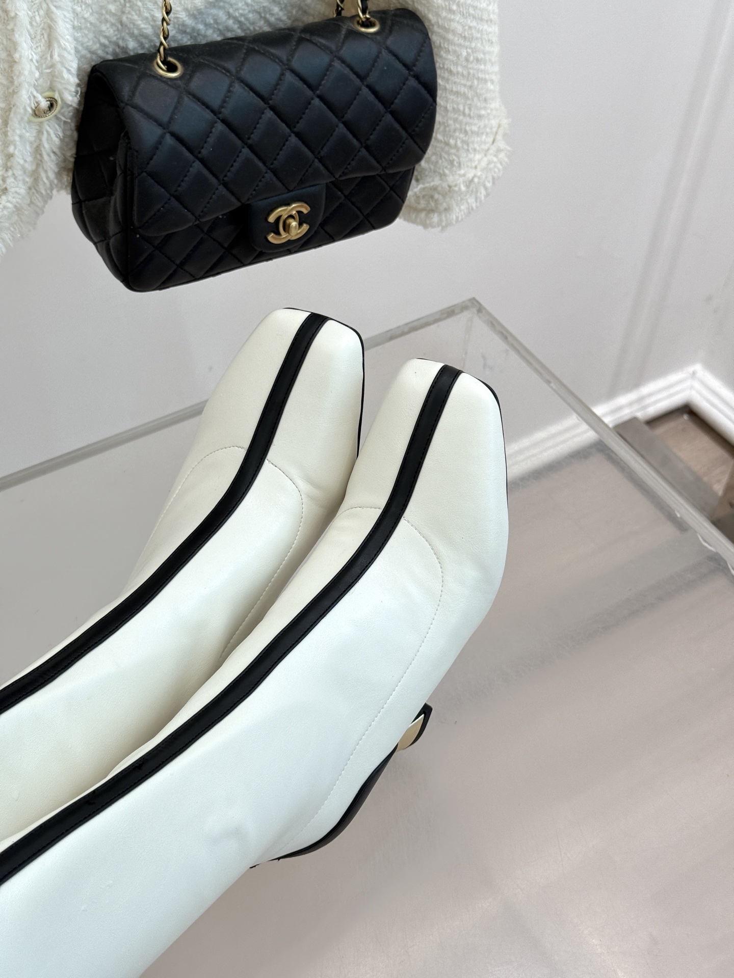 CHANE*|小香26A秋冬新品 双C拼接方头金属跟高跟长靴 秋冬鞋柜必有它位置 时髦精闭眼入不亏 解锁秋冬穿搭万能密码 CHANE*|小香26A秋冬新品 双C拼接方头金属跟高跟长靴 秋冬鞋柜必有它位置 时髦精闭眼入不亏 解锁秋冬穿搭万能密码