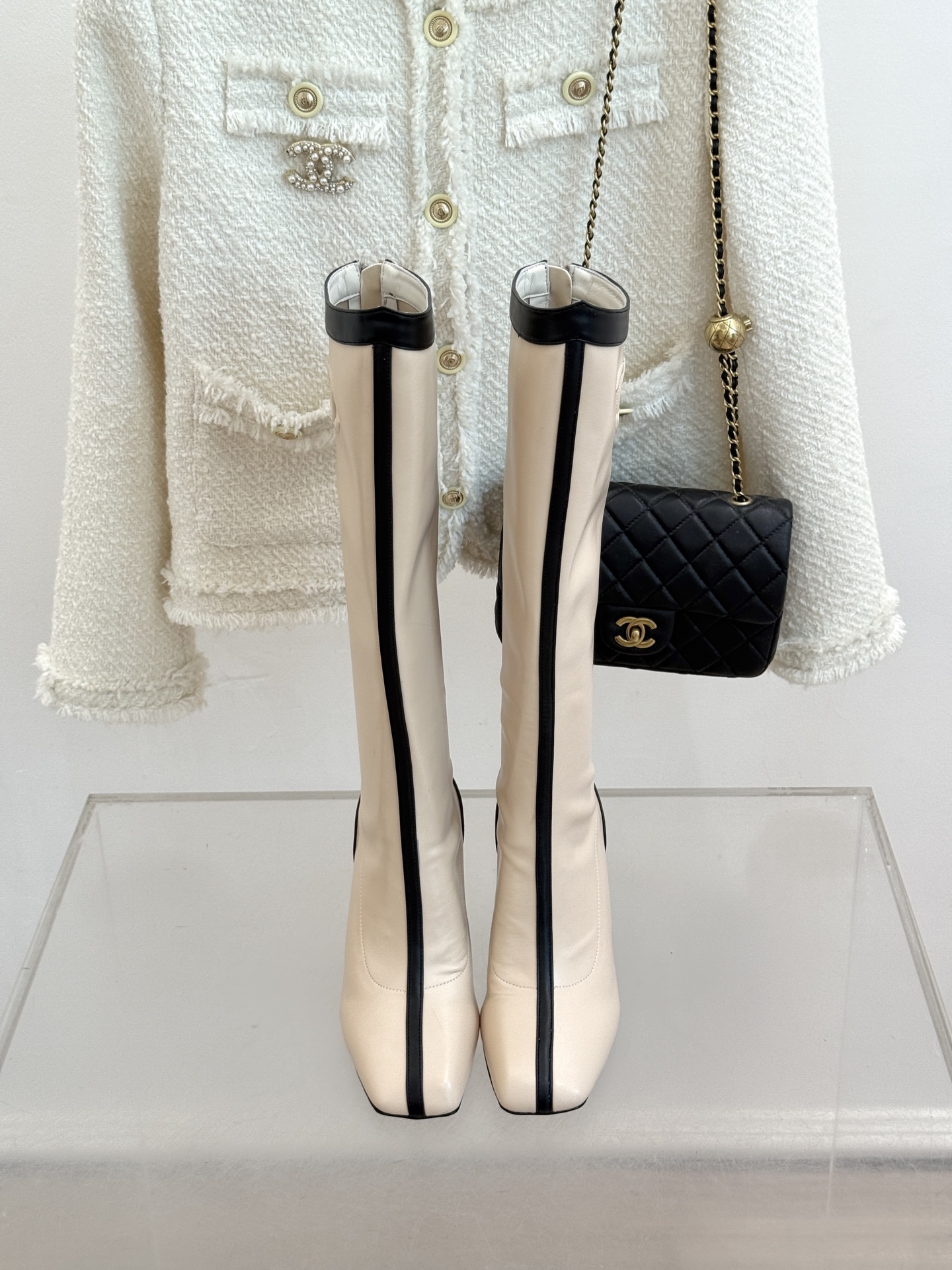CHANE*｜小香26A秋冬新品 双C拼接方头金属跟高跟长靴 秋冬鞋柜必有它位置 时髦精闭眼入不亏 解锁秋冬穿搭万能密码