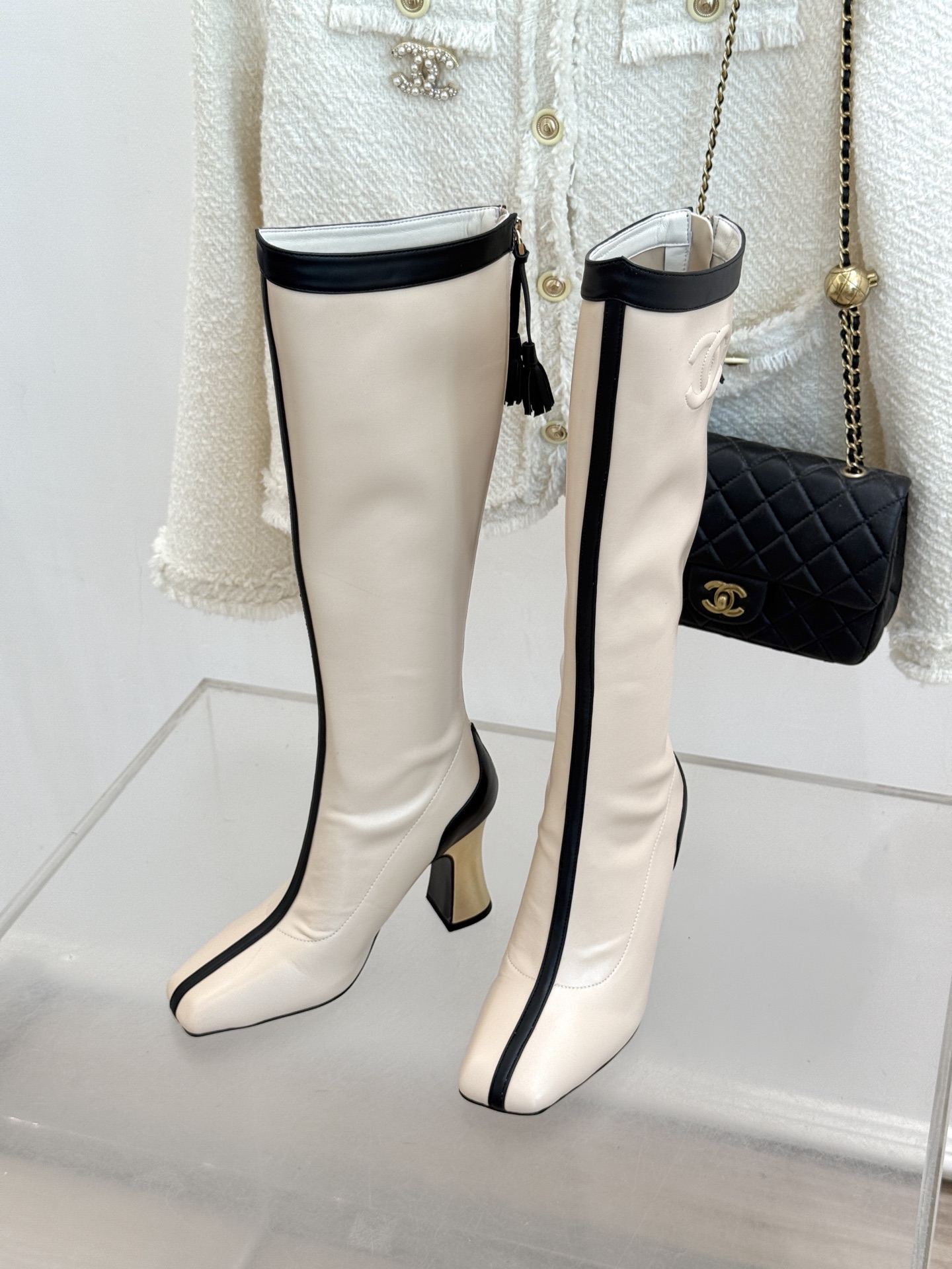 CHANE*｜小香26A秋冬新品 双C拼接方头金属跟高跟长靴 秋冬鞋柜必有它位置 时髦精闭眼入不亏 解锁秋冬穿搭万能密码