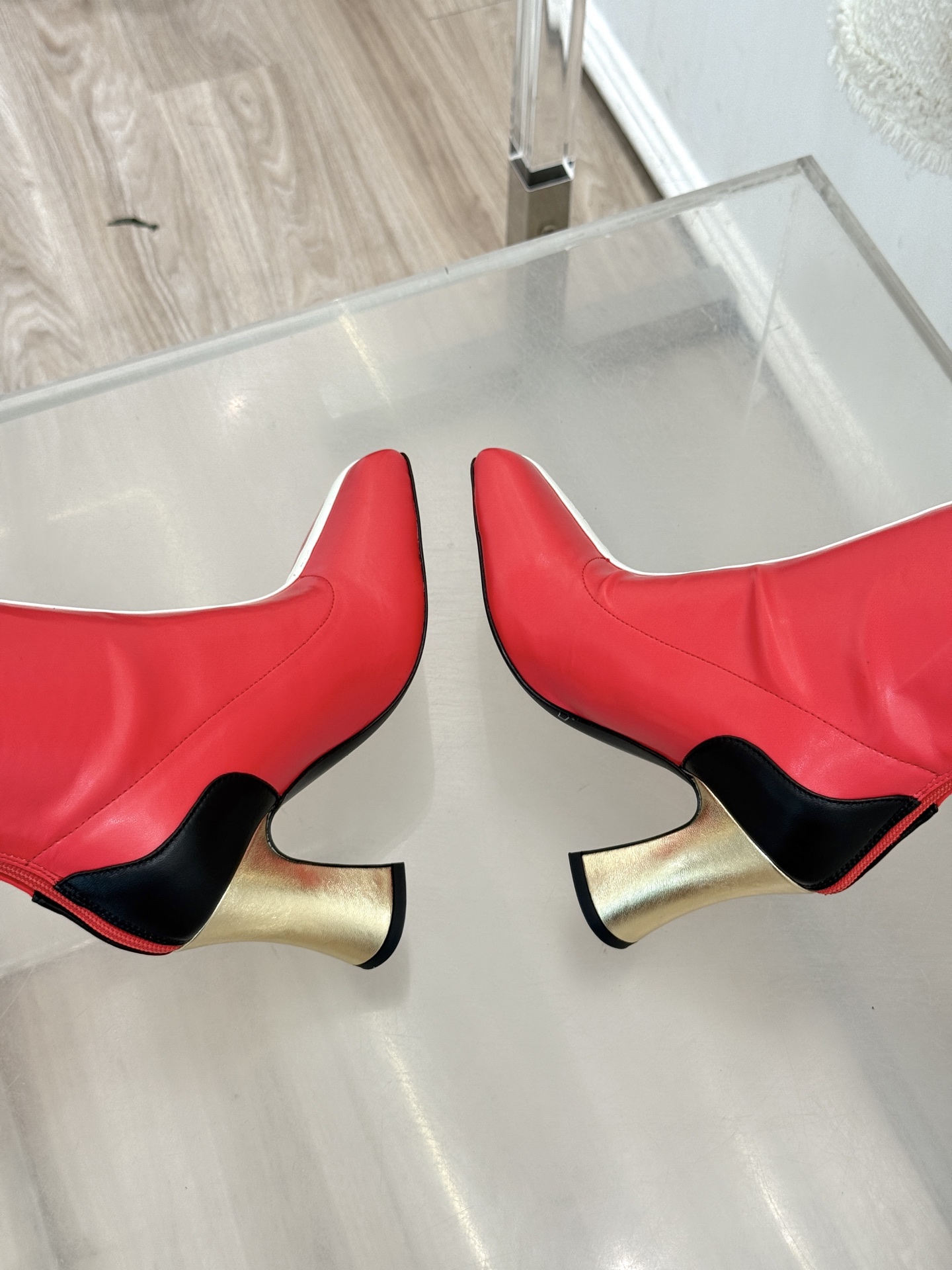 CHANE*|小香26A秋冬新品 双C拼接方头金属跟高跟长靴 秋冬鞋柜必有它位置 时髦精闭眼入不亏 解锁秋冬穿搭万能密码 CHANE*|小香26A秋冬新品 双C拼接方头金属跟高跟长靴 秋冬鞋柜必有它位置 时髦精闭眼入不亏 解锁秋冬穿搭万能密码