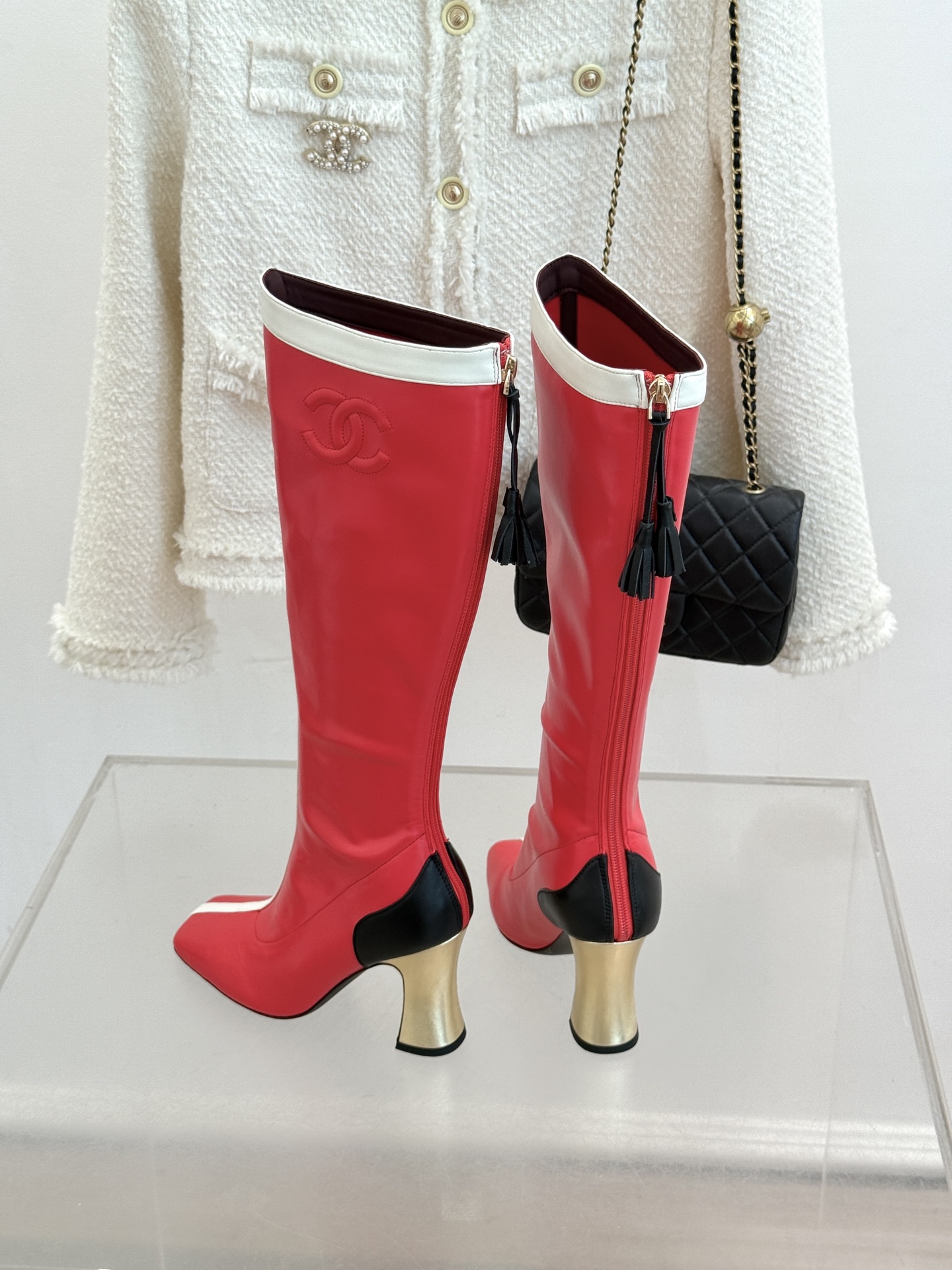 CHANE*|小香26A秋冬新品 双C拼接方头金属跟高跟长靴 秋冬鞋柜必有它位置 时髦精闭眼入不亏 解锁秋冬穿搭万能密码 CHANE*|小香26A秋冬新品 双C拼接方头金属跟高跟长靴 秋冬鞋柜必有它位置 时髦精闭眼入不亏 解锁秋冬穿搭万能密码