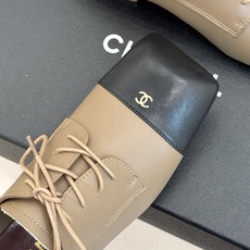 CHANE*|小香26A新品 双C拼色系带粗跟小皮鞋 双C徽标暗藏巧思 撞色拼接复刻经典感 系带勾勒复古俏皮 柔润羊皮触 CHANE*|小香26A新品 双C拼色系带粗跟小皮鞋 双C徽标暗藏巧思 撞色拼接复刻经典感 系带勾勒复古俏皮 柔润羊皮触