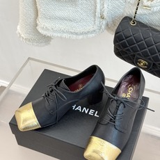 CHANE*|小香26A新品 双C拼色系带粗跟小皮鞋 双C徽标暗藏巧思 撞色拼接复刻经典感 系带勾勒复古俏皮 柔润羊皮触 CHANE*|小香26A新品 双C拼色系带粗跟小皮鞋 双C徽标暗藏巧思 撞色拼接复刻经典感 系带勾勒复古俏皮 柔润羊皮触