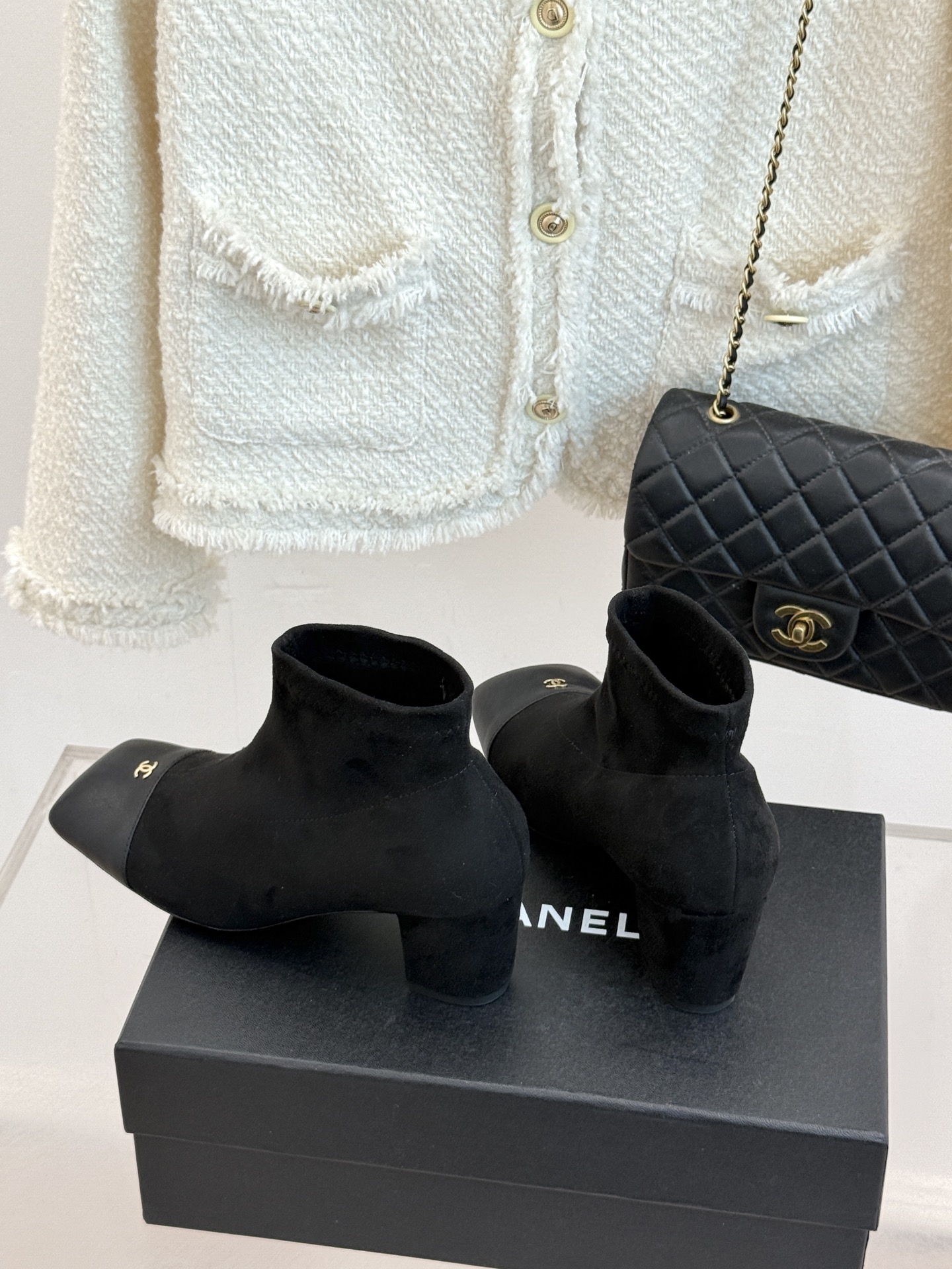 CHANE*|小香26A新品 双C方头粗跟弹力靴 双C徽标镌刻经典格调 方头剪裁利落大气 粗跟稳妥走路久站也不累 弹力靴 CHANE*|小香26A新品 双C方头粗跟弹力靴 双C徽标镌刻经典格调 方头剪裁利落大气 粗跟稳妥走路久站也不累 弹力靴
